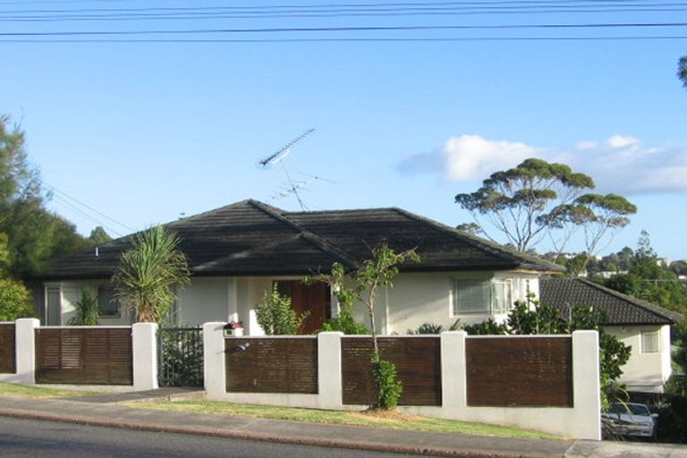 Photo of property in 1/36 Pupuke Road, Hillcrest, Auckland, 0627