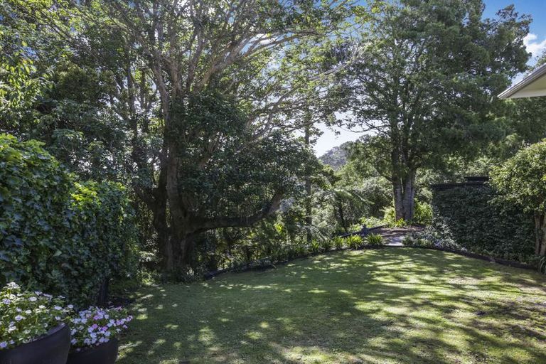 Photo of property in 559 South Titirangi Road, Titirangi, Auckland, 0604