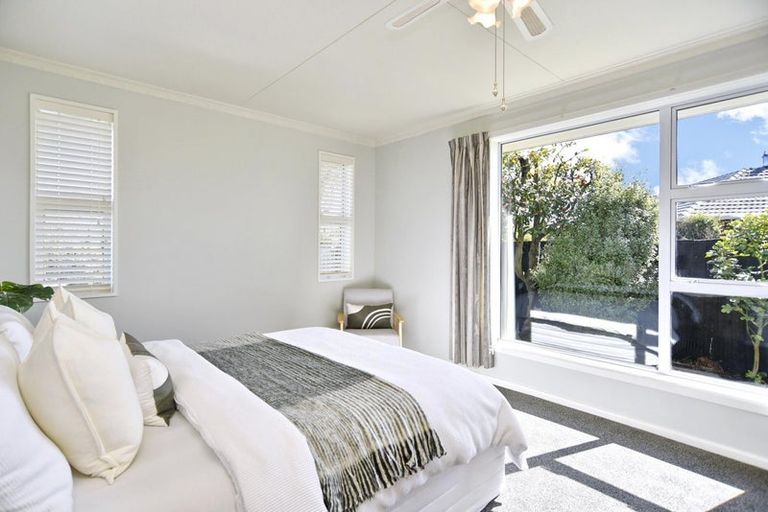 Photo of property in 5 Hannah Place, Redwood, Christchurch, 8051