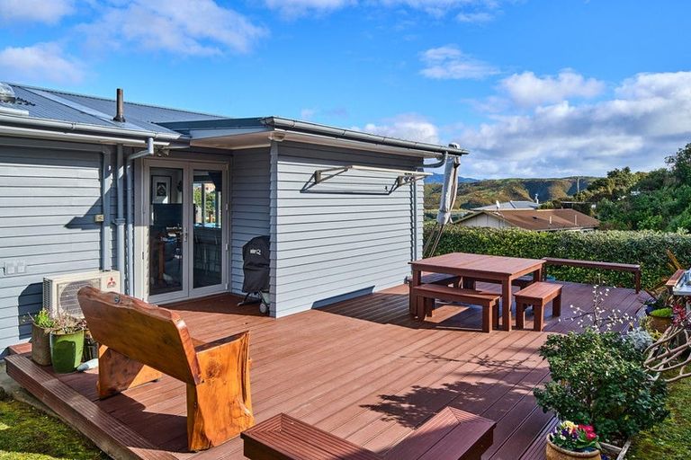 Photo of property in 92 Mana View Road, Paremata, Porirua, 5026