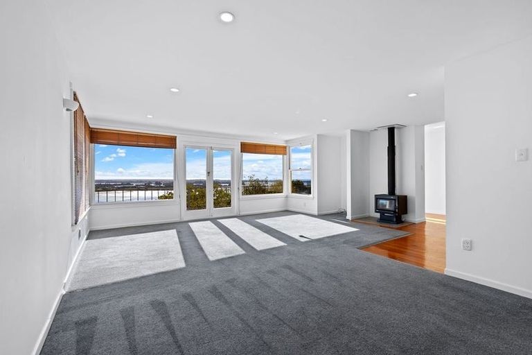 Photo of property in 25 Te Awakura Terrace, Mount Pleasant, Christchurch, 8081