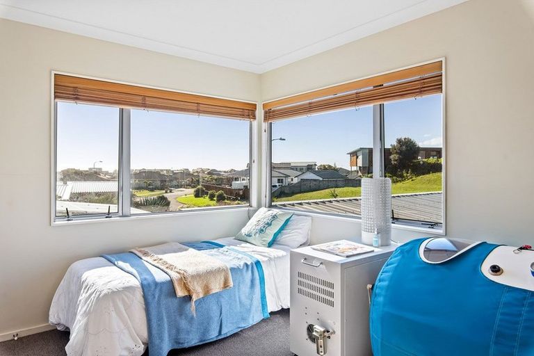 Photo of property in 30 Pharazyn Avenue, Waikanae Beach, Waikanae, 5036