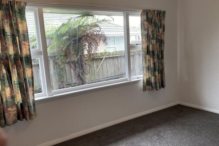 Photo of property in 19 Eglinton Street, Avondale, Christchurch, 8061