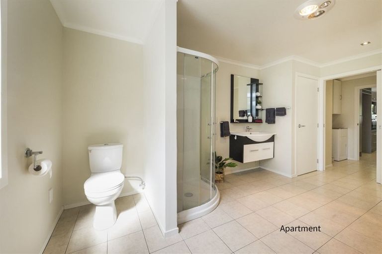 Photo of property in 4 Waicola Drive, Fitzherbert, Palmerston North, 4471