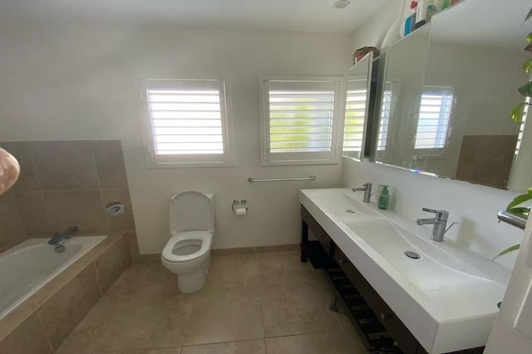 Photo of property in 140a Oceanview Road, Mount Maunganui, 3116