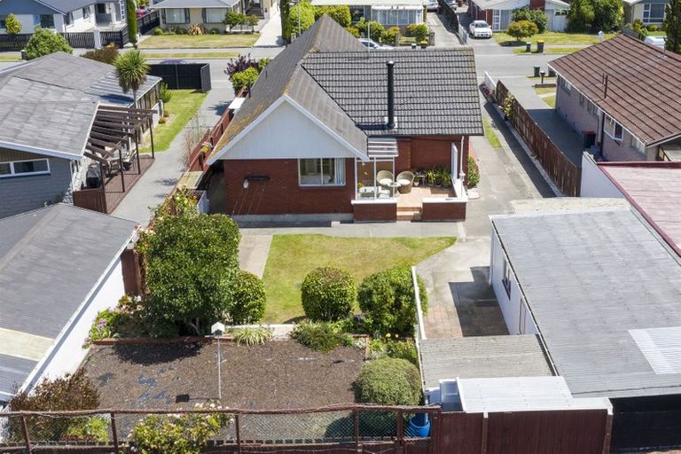 Photo of property in 10 Waratah Street, Avondale, Christchurch, 8061