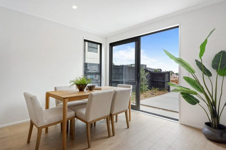 Photo of property in 24 Rauawa Lane, Hobsonville, 0616