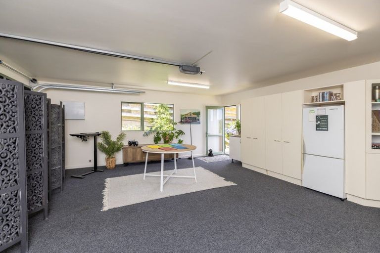 Photo of property in 56 Kakariki Grove, Waikanae, 5036