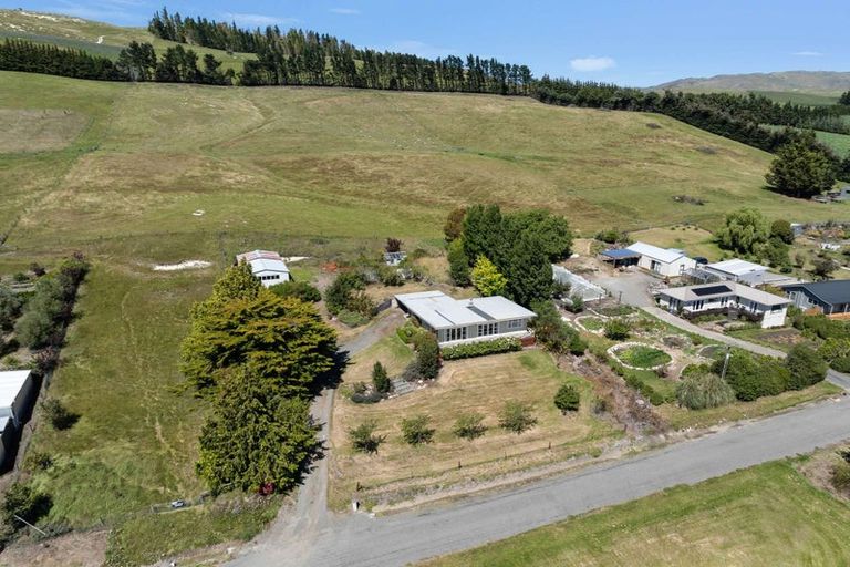 Photo of property in 17 Oxford Street, Waikari, 7420