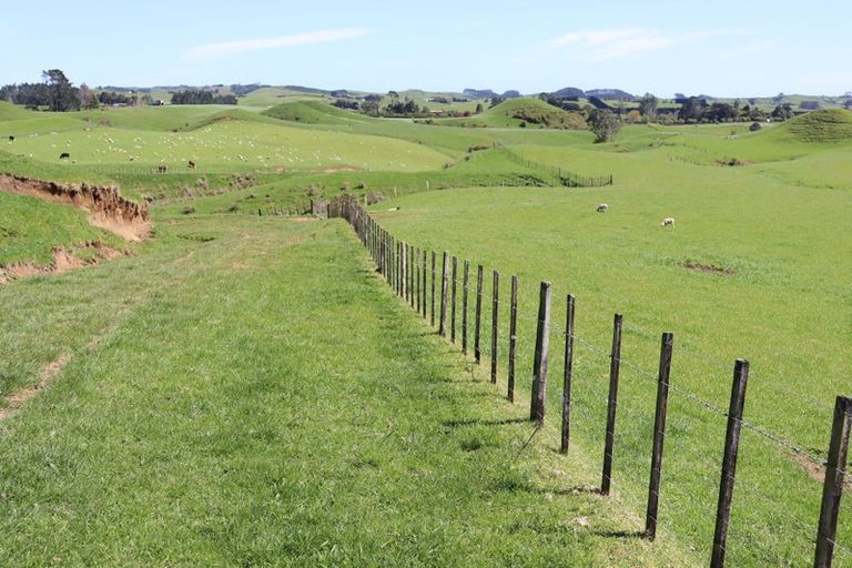 Photo of property in 98 Lincoln Road, Inglewood, 4389