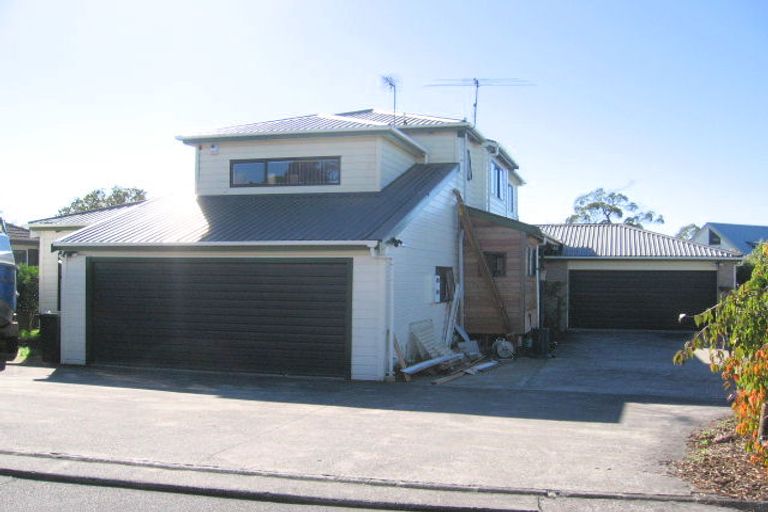 Photo of property in 4 Limeburners Close, Hobsonville, Auckland, 0618