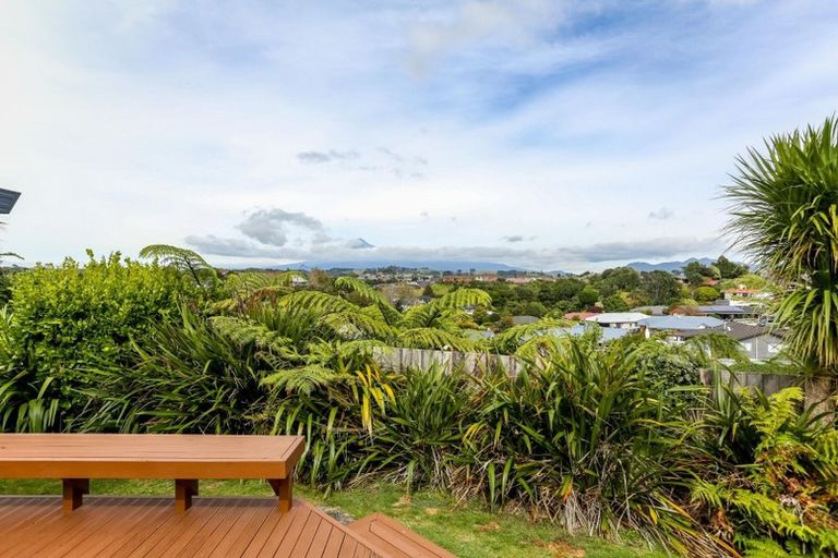 Photo of property in 10 Horizon Heights, Whalers Gate, New Plymouth, 4310