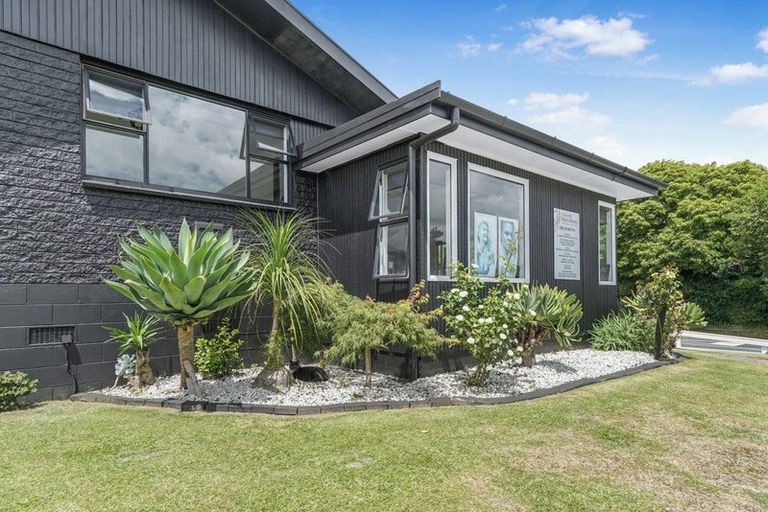 Photo of property in 32 Chedworth Avenue, Chedworth, Hamilton, 3210