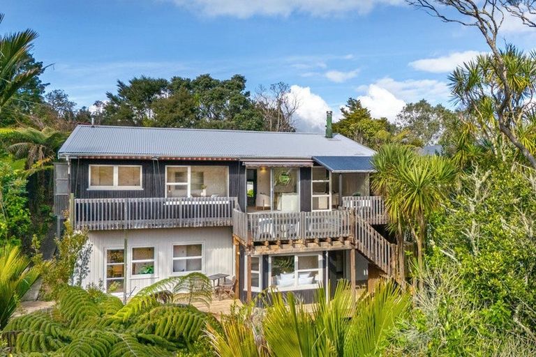 Photo of property in 13 Kauri Road, Birkenhead, Auckland, 0626