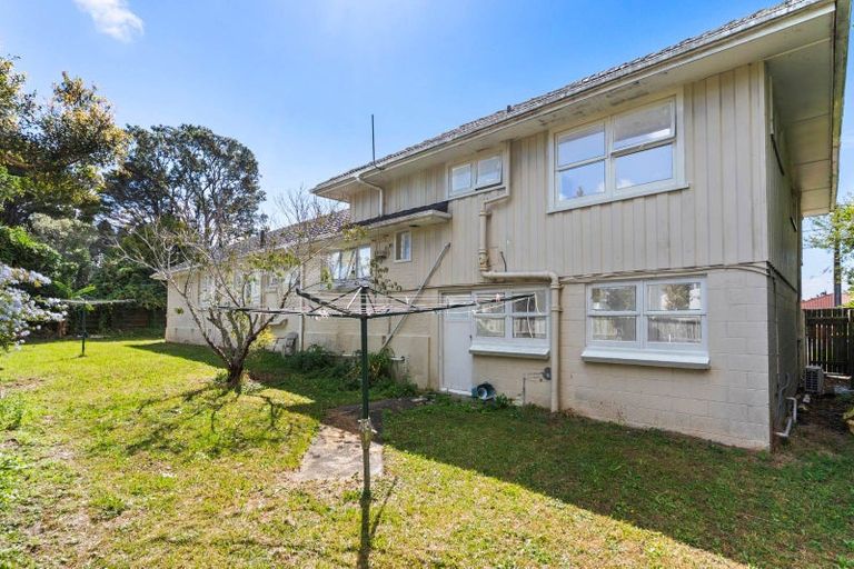 Photo of property in 2/13 Ocean View Road, Hillcrest, Auckland, 0627