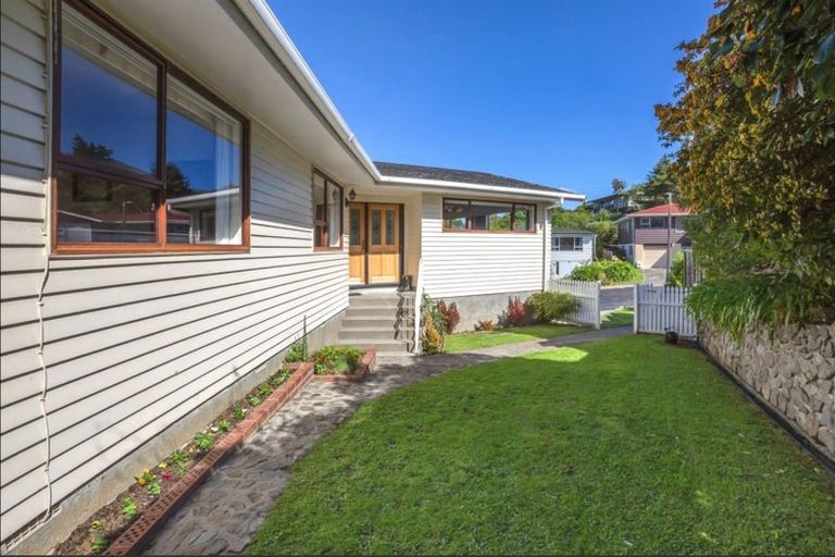 Photo of property in 15 Truro Road, Camborne, Porirua, 5026