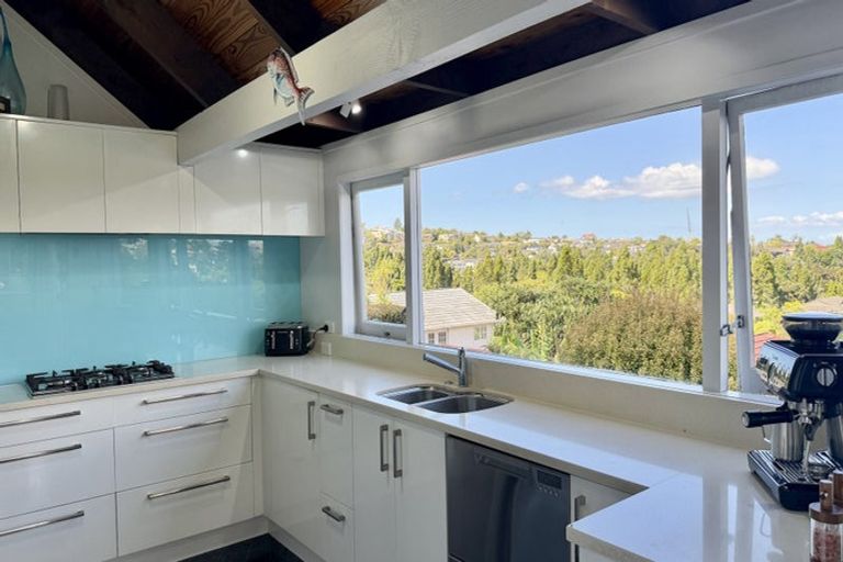 Photo of property in 52 Balmain Road, Chatswood, Auckland, 0626