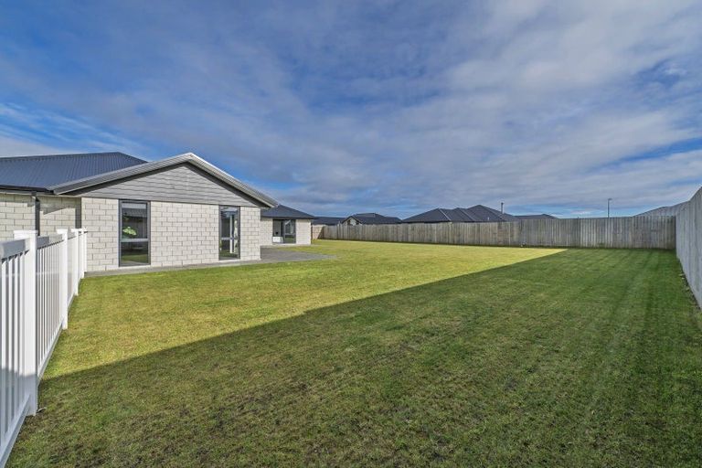 Photo of property in 10 Merino Crescent, Kirwee, 7571