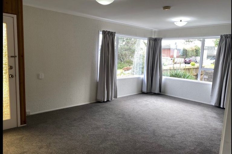 Photo of property in 1/20 Morriggia Place, Bayview, Auckland, 0629