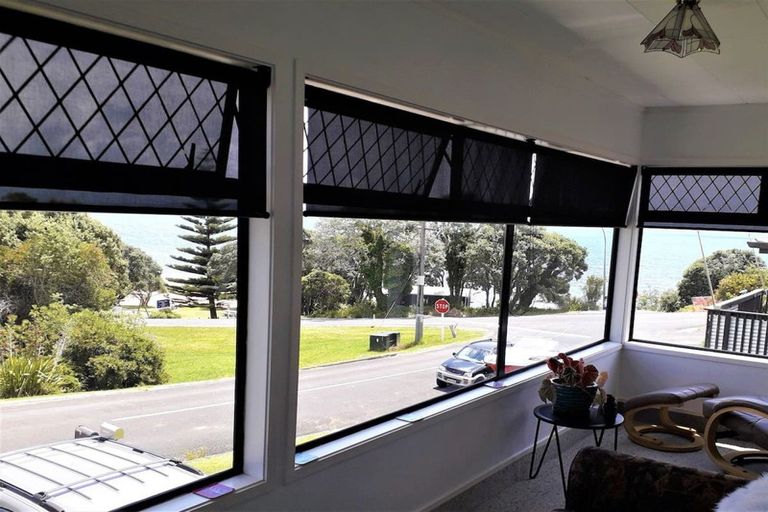 Photo of property in 6 Seaview Road, Cable Bay, 0420