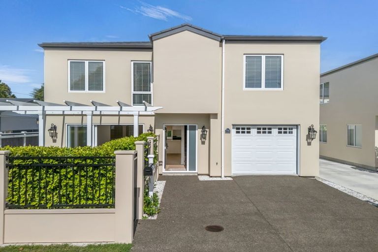 Photo of property in 9a Church Road, Taradale, Napier, 4112