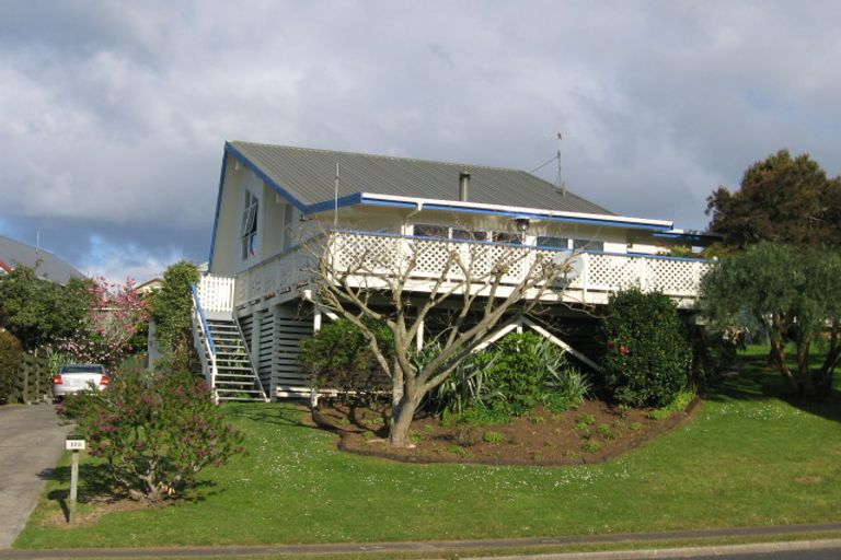 Photo of property in 120 Onemana Drive, Onemana, Whangamata, 3691