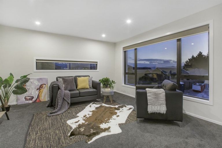 Photo of property in 26b Queen Charlotte Drive, Aotea, Porirua, 5024