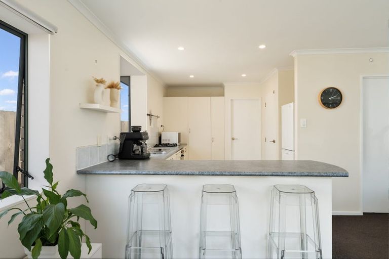 Photo of property in 33 Woodford Avenue, Henderson, Auckland, 0610