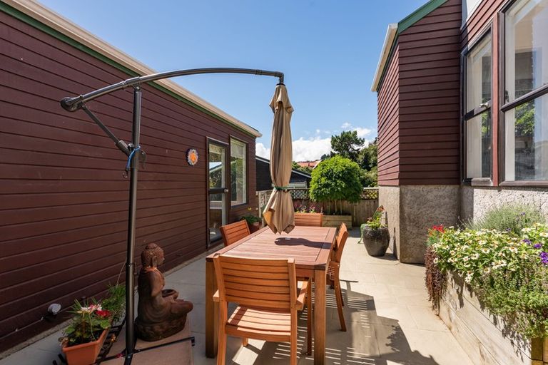 Photo of property in 1 Kinnel Grove, Papakowhai, Porirua, 5024