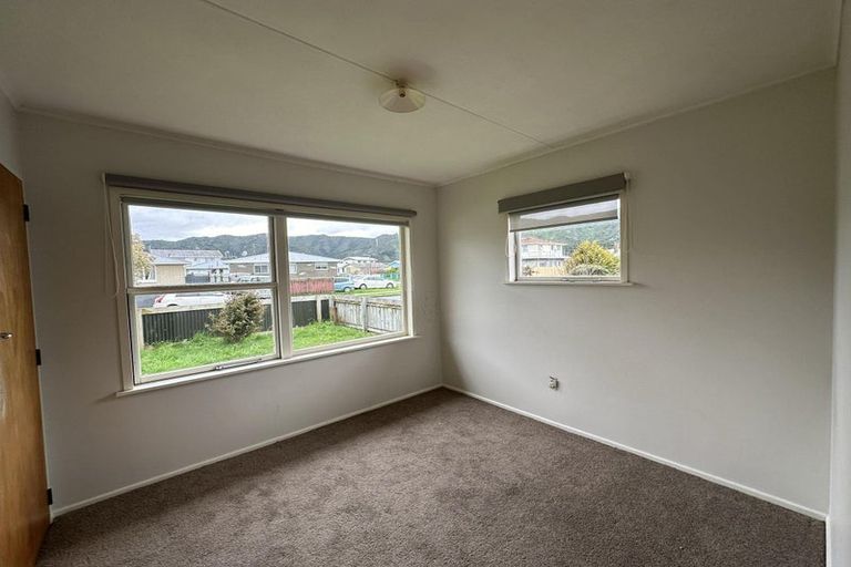 Photo of property in 6 Matthews Road, Wainuiomata, Lower Hutt, 5014