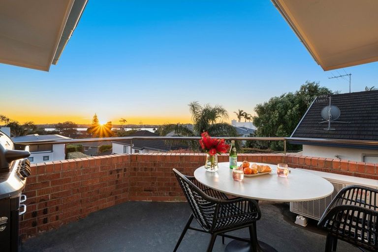 Photo of property in 37 Clovelly Road, Bucklands Beach, Auckland, 2012