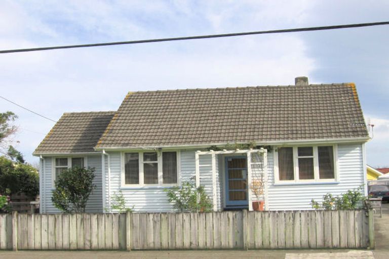 Photo of property in 2/11 Colson Street, Avalon, Lower Hutt, 5011