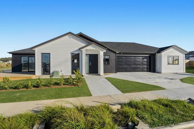 Photo of property in 34 Drumconnell Drive, Flat Bush, Auckland, 2019