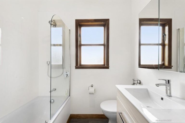 Photo of property in 21 Zetland Street, Highbury, Wellington, 6012