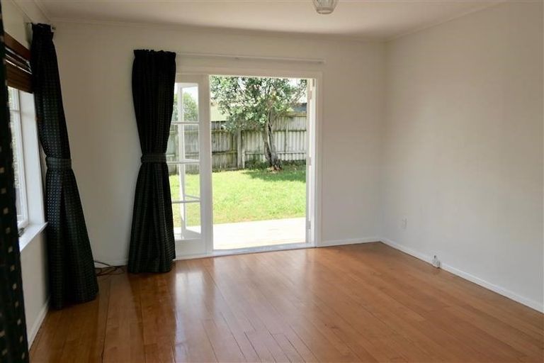 Photo of property in 13 Glen Marine Parade, Glendene, Auckland, 0602