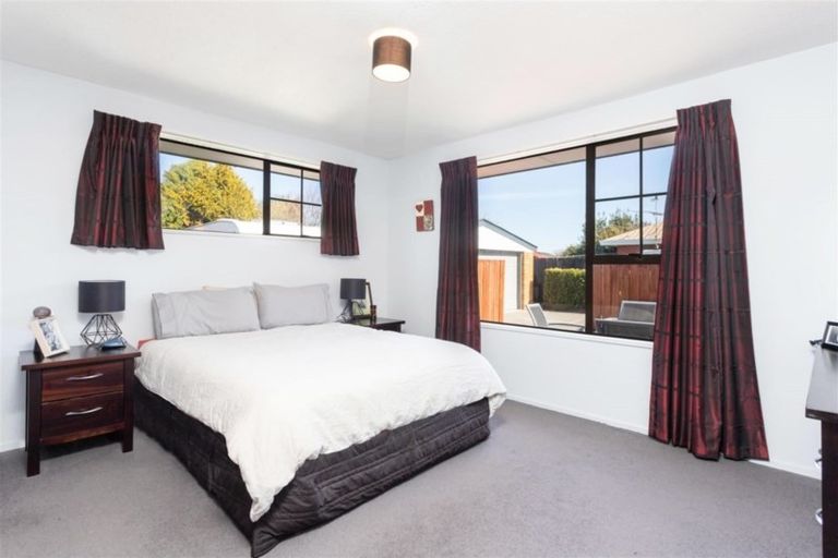 Photo of property in 6 Sunbeam Place, Halswell, Christchurch, 8025