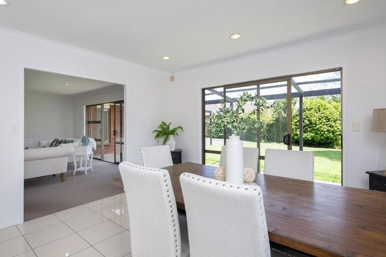 Photo of property in 8 Loloma Drive, Half Moon Bay, Auckland, 2012