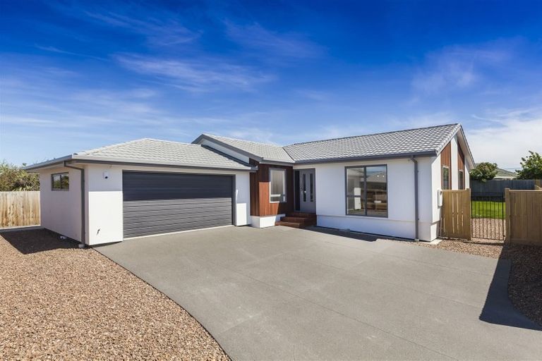 Photo of property in 11 Kingsbridge West, Burwood, Christchurch, 8083