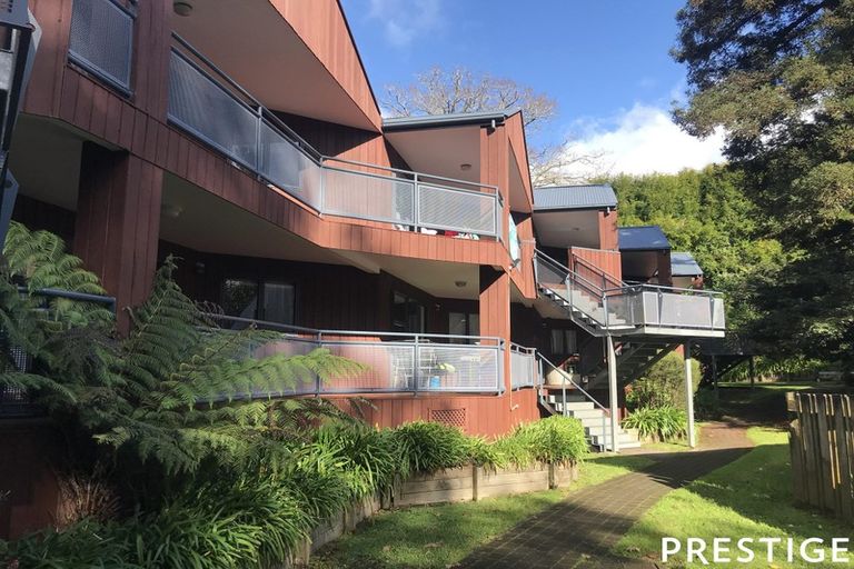 Photo of property in 14 The Avenue, Albany, Auckland, 0632