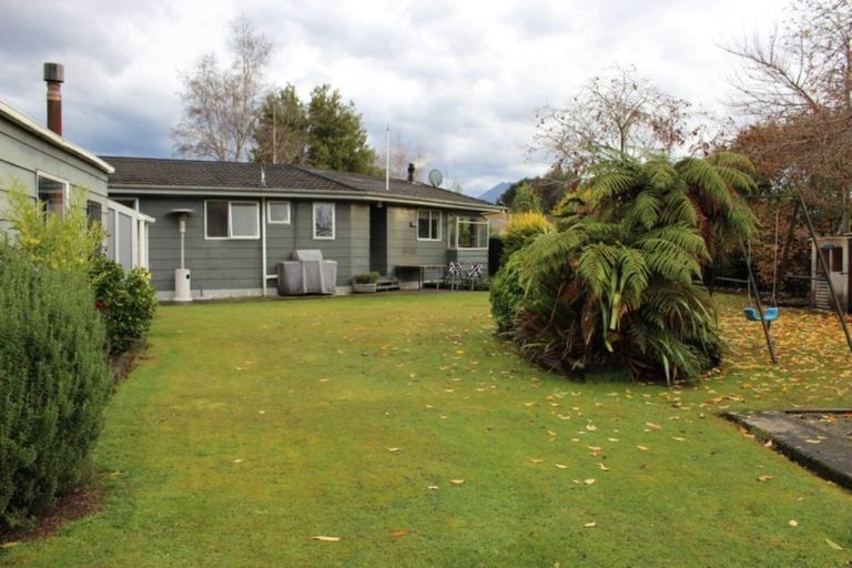 Photo of property in 3 Broderick Street, Te Anau, 9600