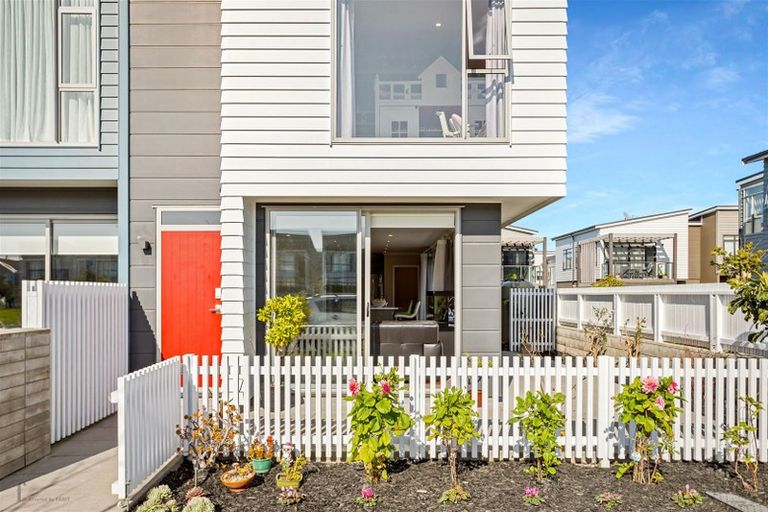 Photo of property in 7 Rangihina Road, Hobsonville, Auckland, 0616