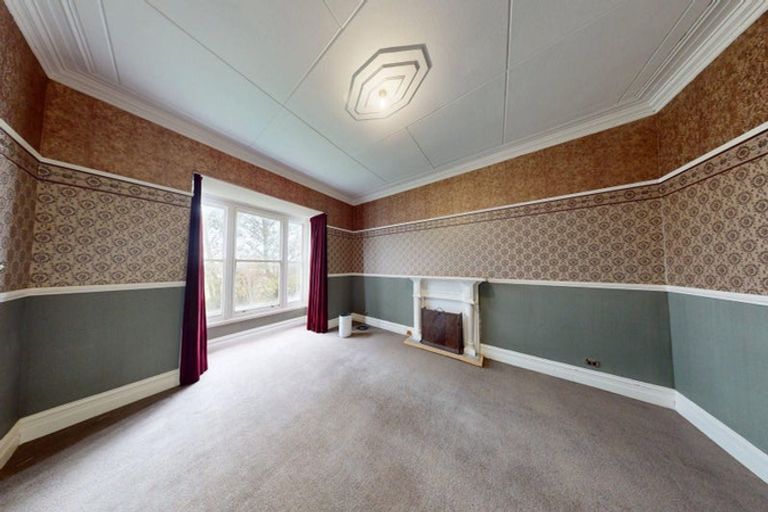 Photo of property in 215 Bridge Street, Bulls, 4818