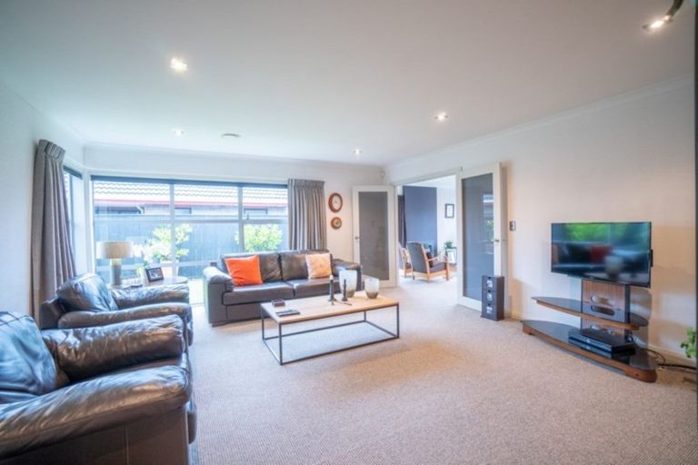 Photo of property in 81 Pacific Drive, Fitzherbert, Palmerston North, 4410