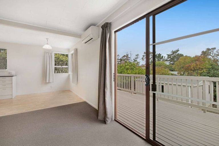 Photo of property in 18 Regency Place, Sunnynook, Auckland, 0632