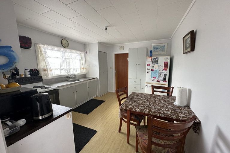 Photo of property in 7 Tawake Place, Waitara, 4320