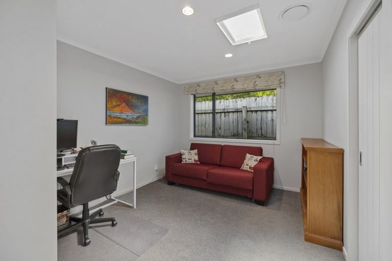 Photo of property in 9a Wilton Street, Westown, New Plymouth, 4310