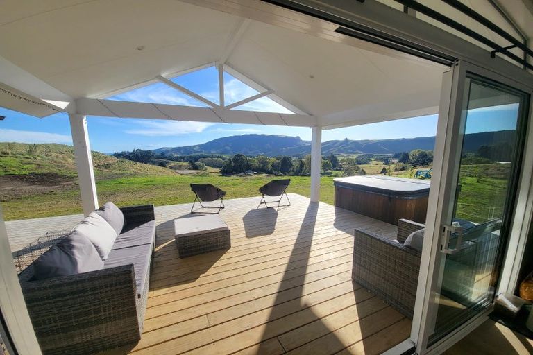 Photo of property in 2 Olsen Place, Kinloch, Taupo, 3385