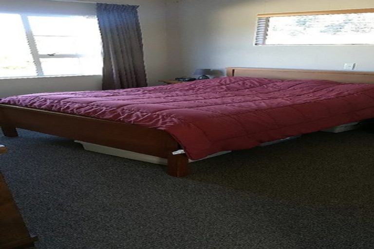 Photo of property in 2/112 Nigel Road, Browns Bay, Auckland, 0630