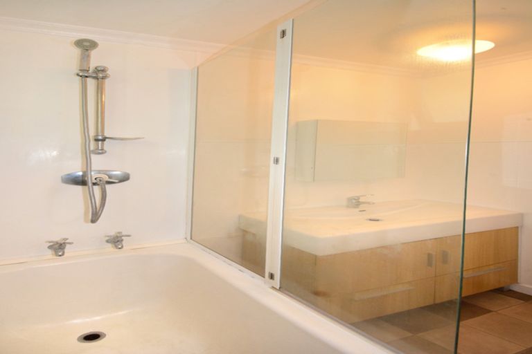 Photo of property in 14 Wanaka Street, Ravensbourne, Dunedin, 9022