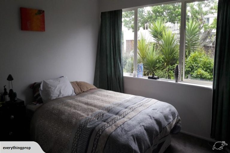 Photo of property in 83 Dignan Street, Point Chevalier, Auckland, 1022
